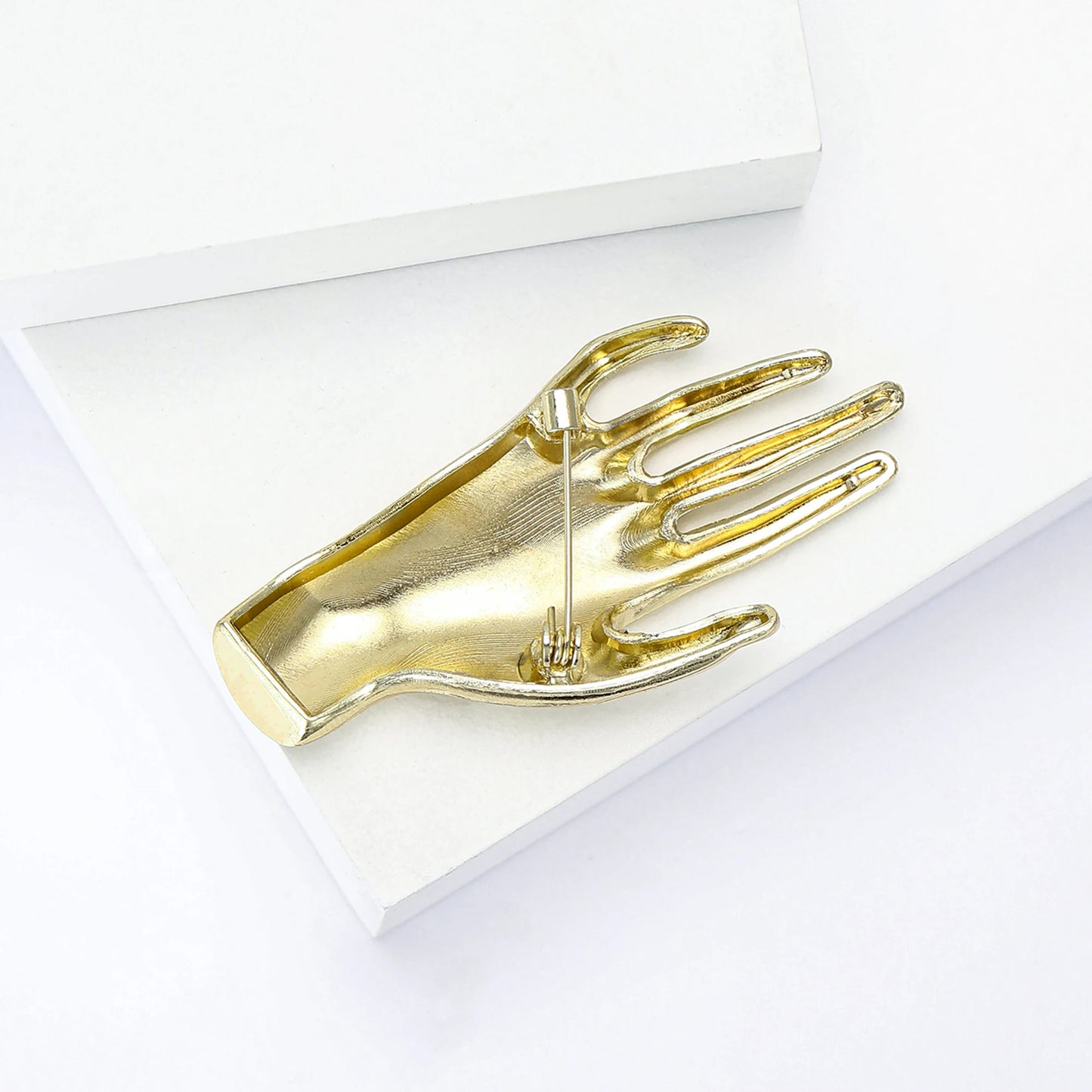 Glossy Hand Brooch – Expressive Detail for Any Look