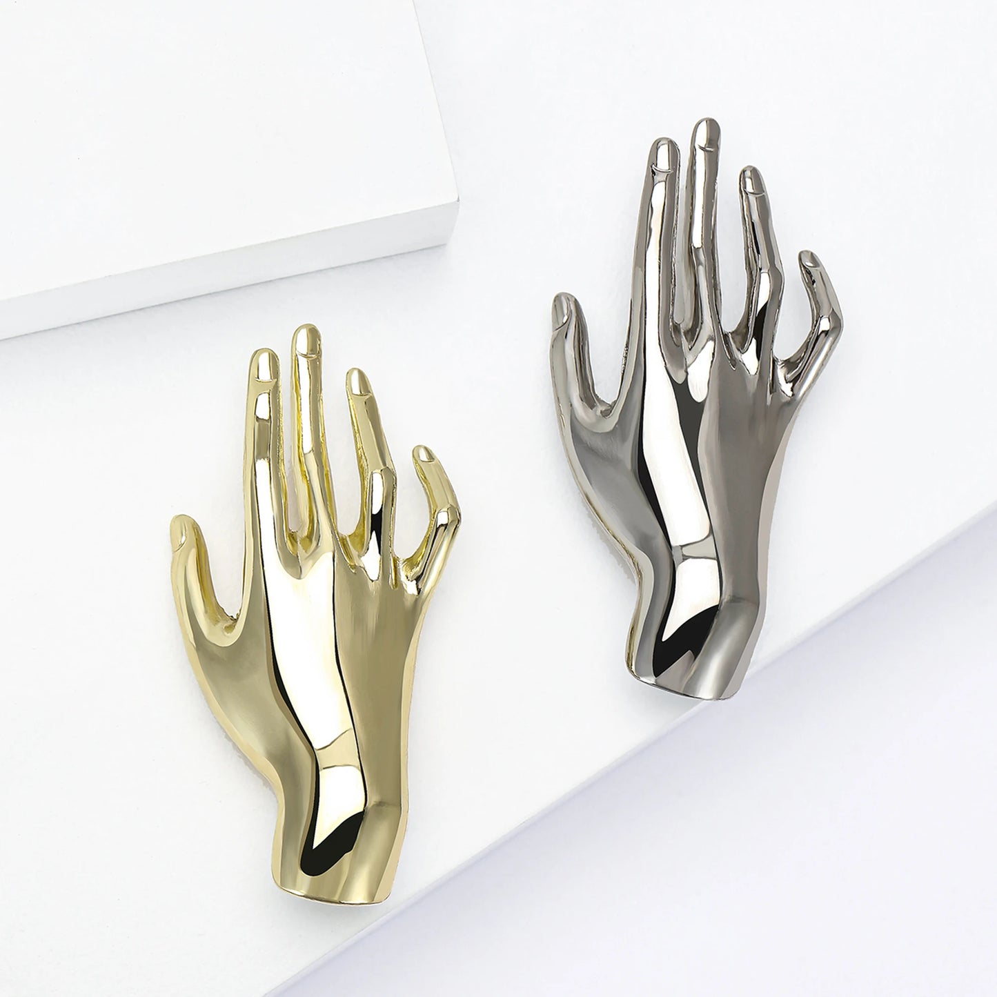 Glossy Hand Brooch – Expressive Detail for Any Look
