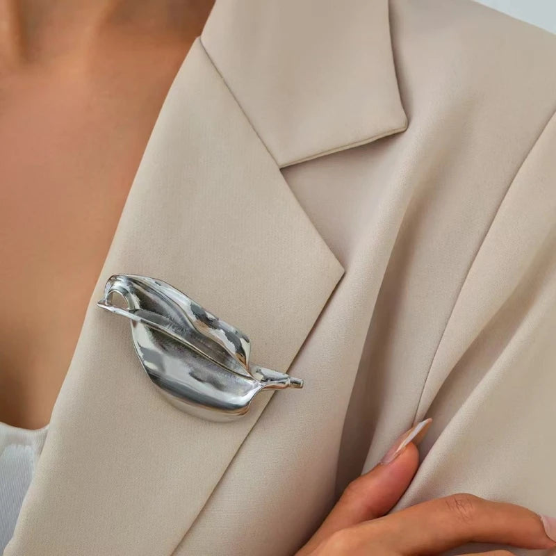 Stainless Steel Lily Brooch — Elegant Simplicity for Any Look