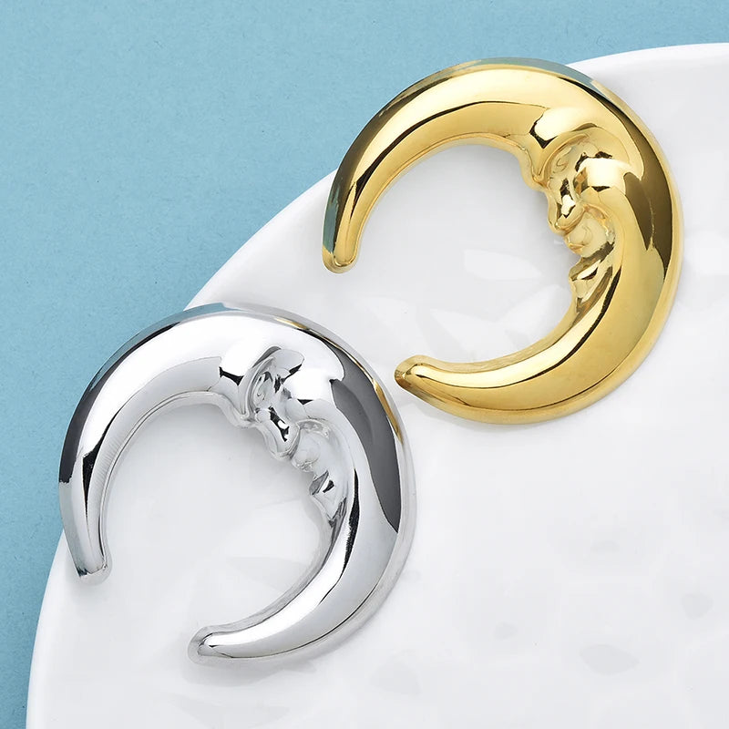 Crescent Moon Stainless Steel Brooch – A Symbol of Subtle Radiance