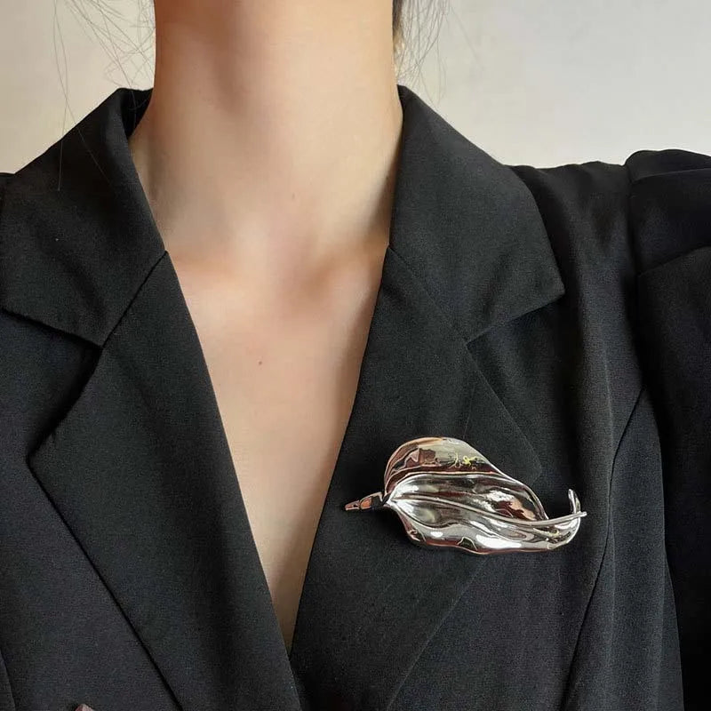 Stainless Steel Lily Brooch — Elegant Simplicity for Any Look